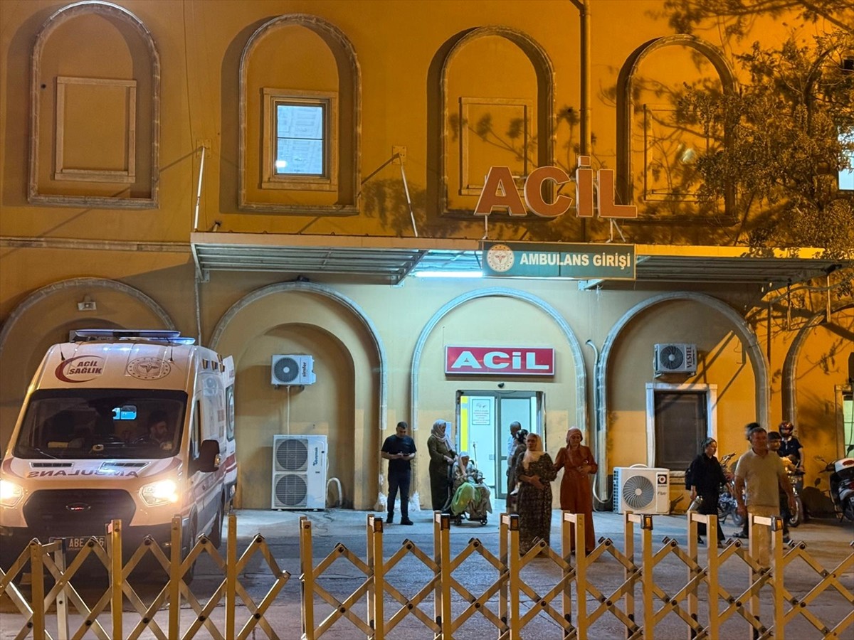 Mardin'in Kızıltepe ilçesinde çıkan silahlı kavgada 2 kişi hayatını kaybetti. İki kişinin cesedi...