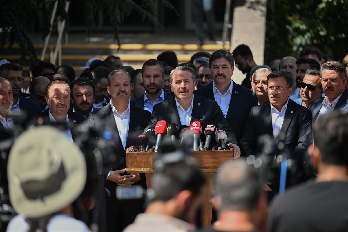 Memur ve memur emeklilerinin 2026-2027 yıllarındaki mali ve sosyal haklarının belirleneceği 8....