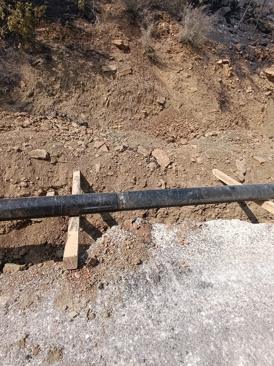 Mersin'in Silifke ilçesindeki orman yangınıyla ilgili soruşturma kapsamında, bölgede su borusu...