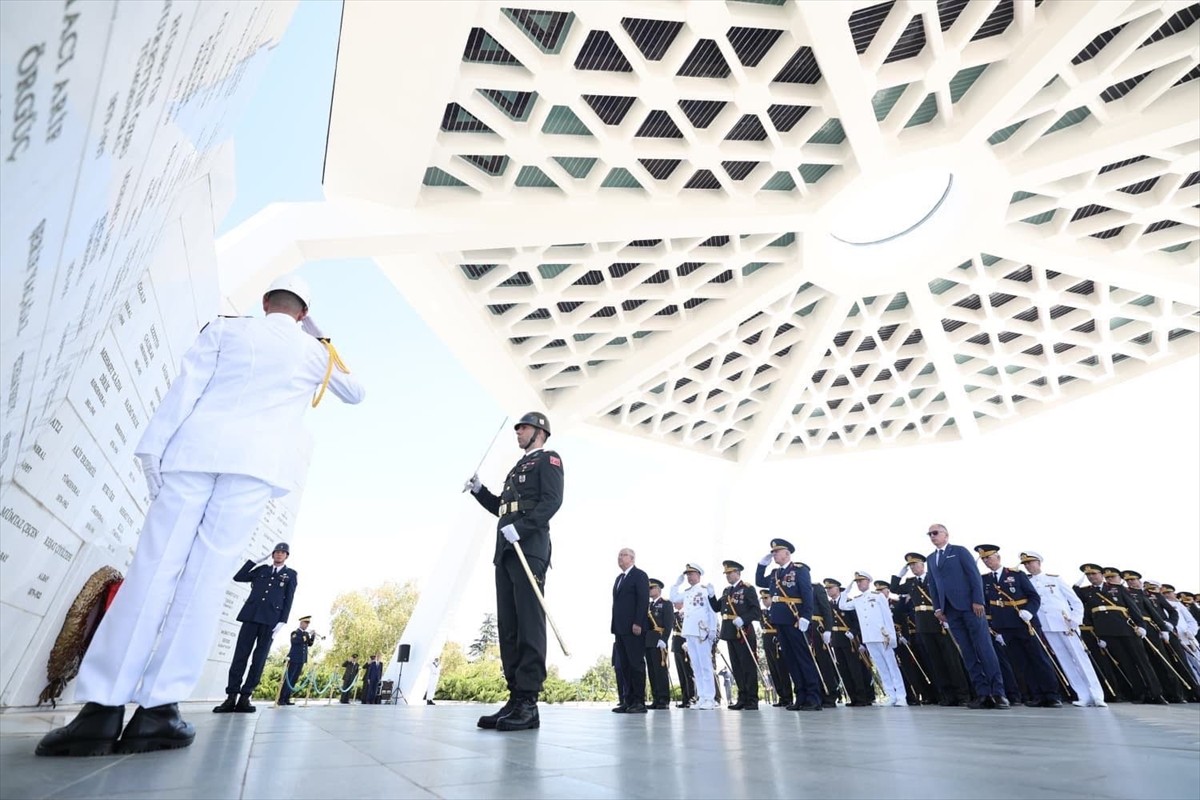 Millî Savunma Bakanı Yaşar Güler, 30 Ağustos Zafer Bayramı ve Türk Silahlı Kuvvetleri Günü...