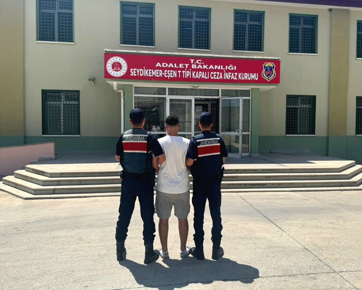 Muğla'nın Fethiye ilçesinde, hakkında 12 yıl 6 ay kesinleşmiş hapis cezası bulunan firari hükümlü...