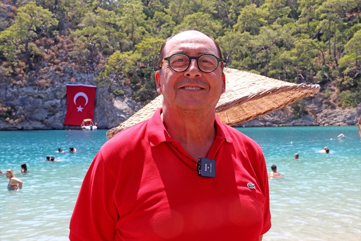 Muğla'nın Fethiye ilçesinde Jandarma Arama Kurtarma (JAK) timi, 30 Ağustos Zafer Bayramı...