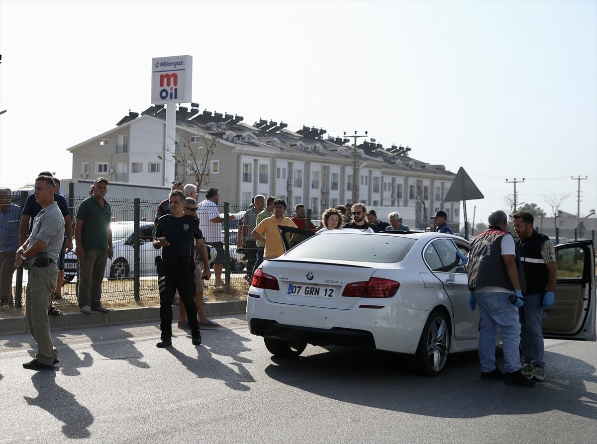 Muğla'nın Fethiye ilçesinde otomobilin çarptığı 24. Dönem AK Parti Muğla Milletvekili Ali Boğa...