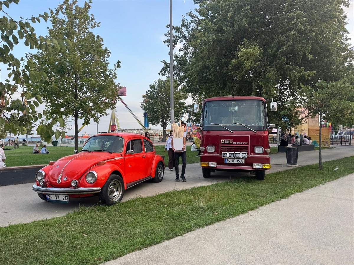 Müzikten sokak kültürüne, çocukluk hatıralarından sahne performanslarına kadar çeşitli...