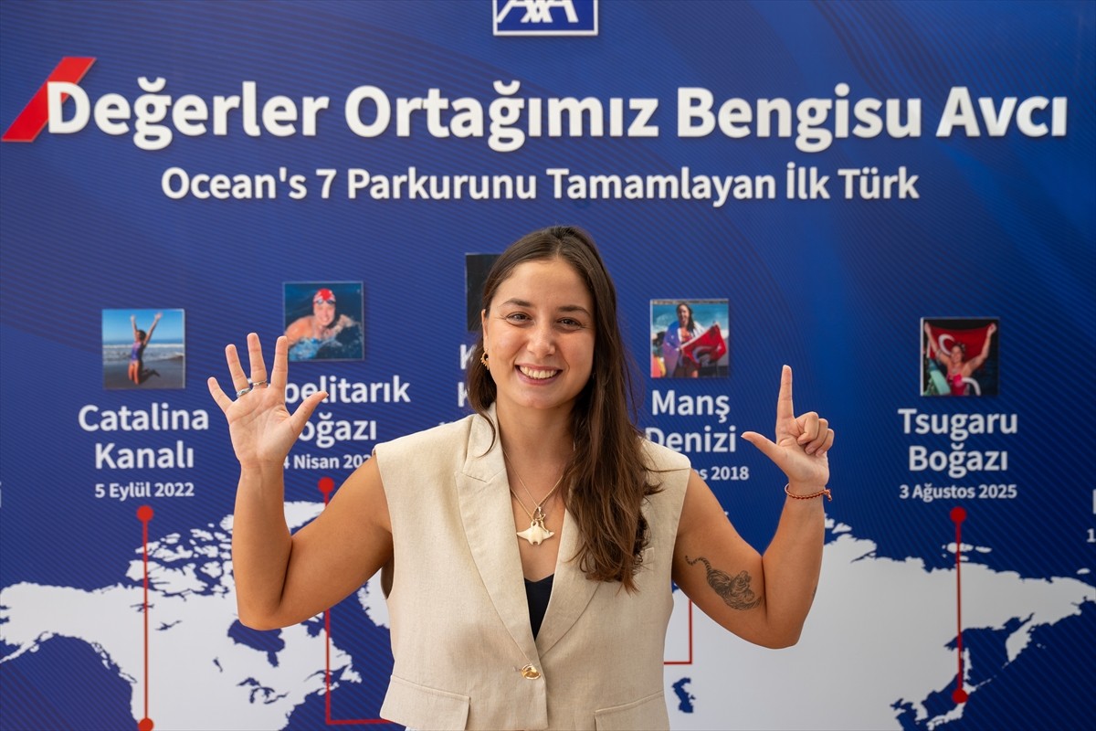 Okyanus Yedilisi'nin tüm parkurlarını tamamlayan ilk Türk yüzücü olan Bengisu Avcı, Beyoğlu'ndaki...