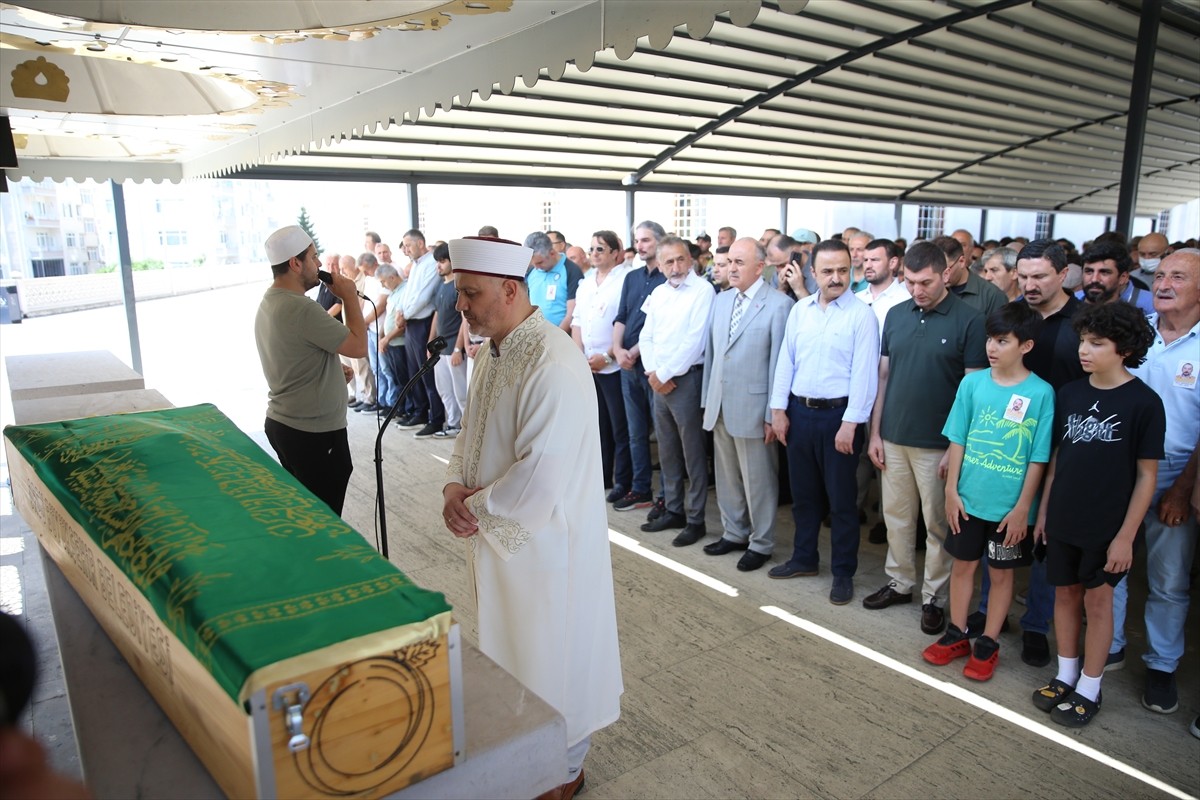 Ordu'da yaklaşık 4 yıl önce evinin balkonunda başına isabet eden yorgun mermiyle yaralanan ve...