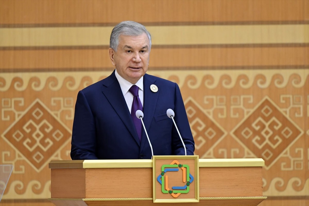 Özbekistan Cumhurbaşkanı Şevket Mirziyoyev, Türkmenistan'ın Avaza turizm bölgesinde düzenlenen 3....