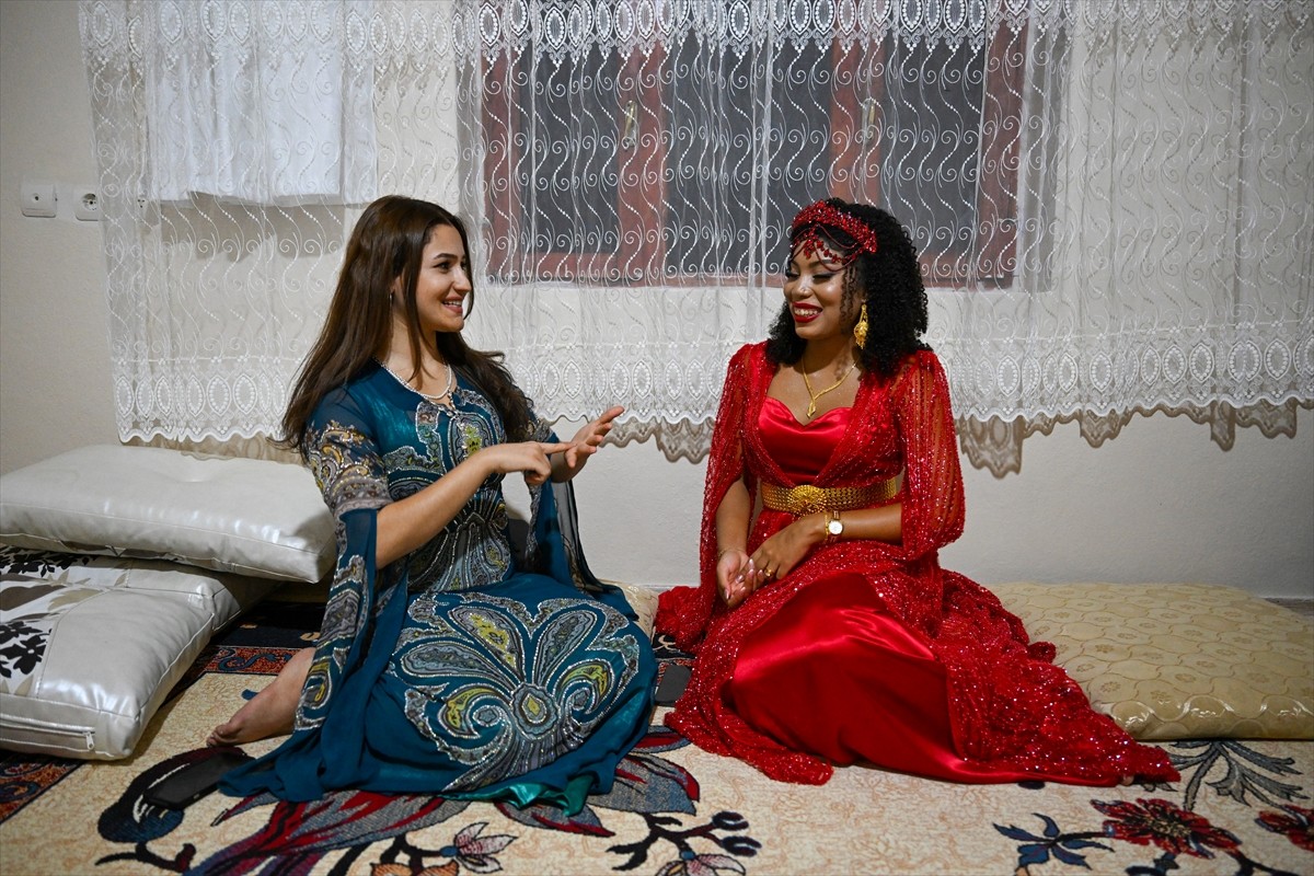 Panamalı Zuleimy Powell Quintero, Vanlı Harun Altair ile yöresel geleneklere göre gerçekleştirilen...