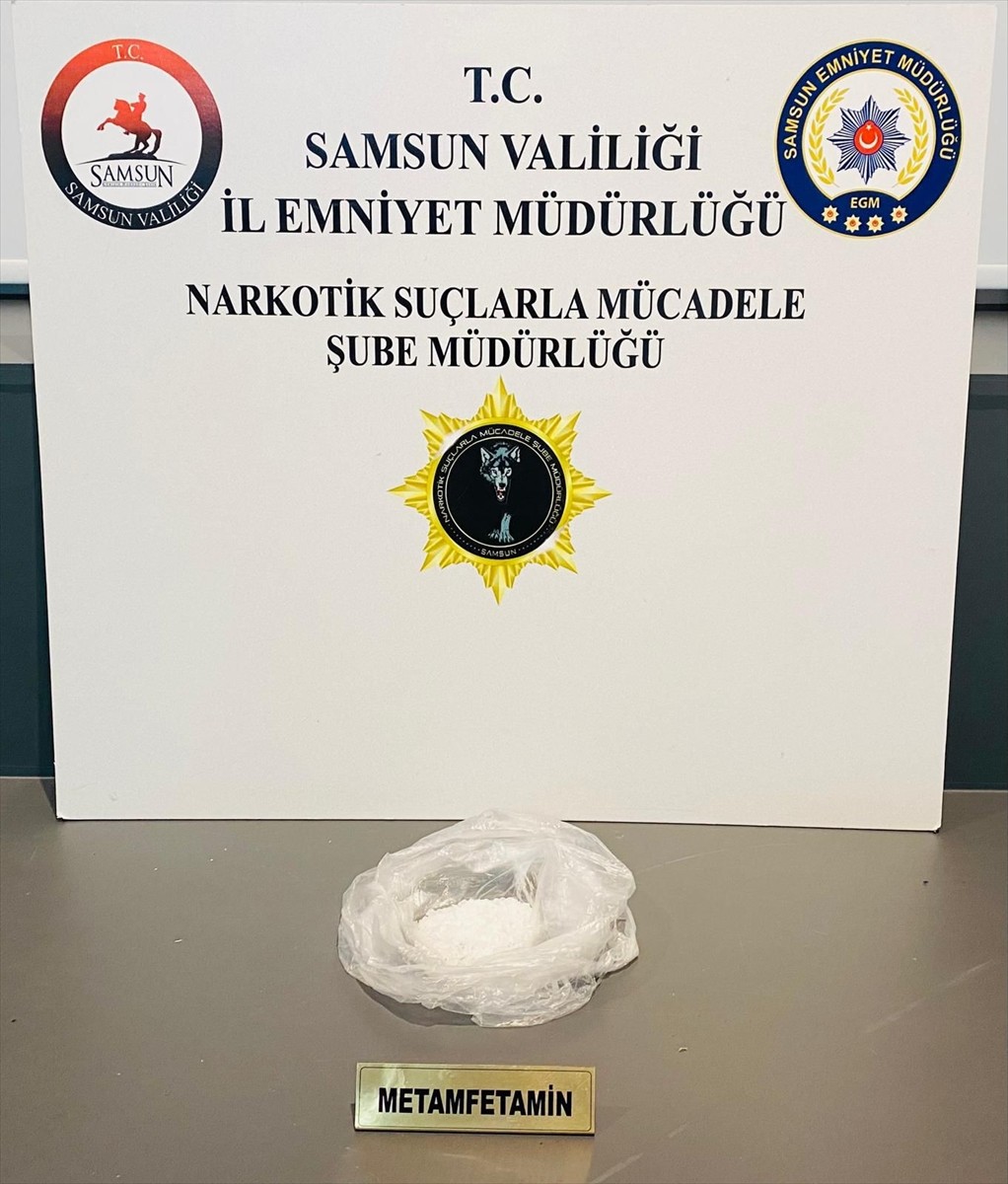 Samsun'da düzenlenen uyuşturucu operasyonunda 2 şüpheli gözaltına alındı. Ekipler, narkotik köpeği...