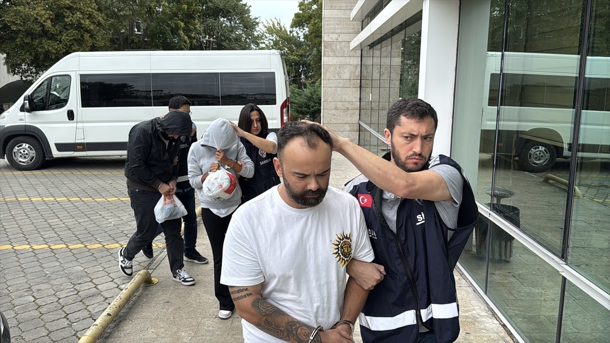 Samsun merkezli 3 ilde düzenlenen operasyonda, internetten sahte ilanla dolandırıcılık yaptıkları...