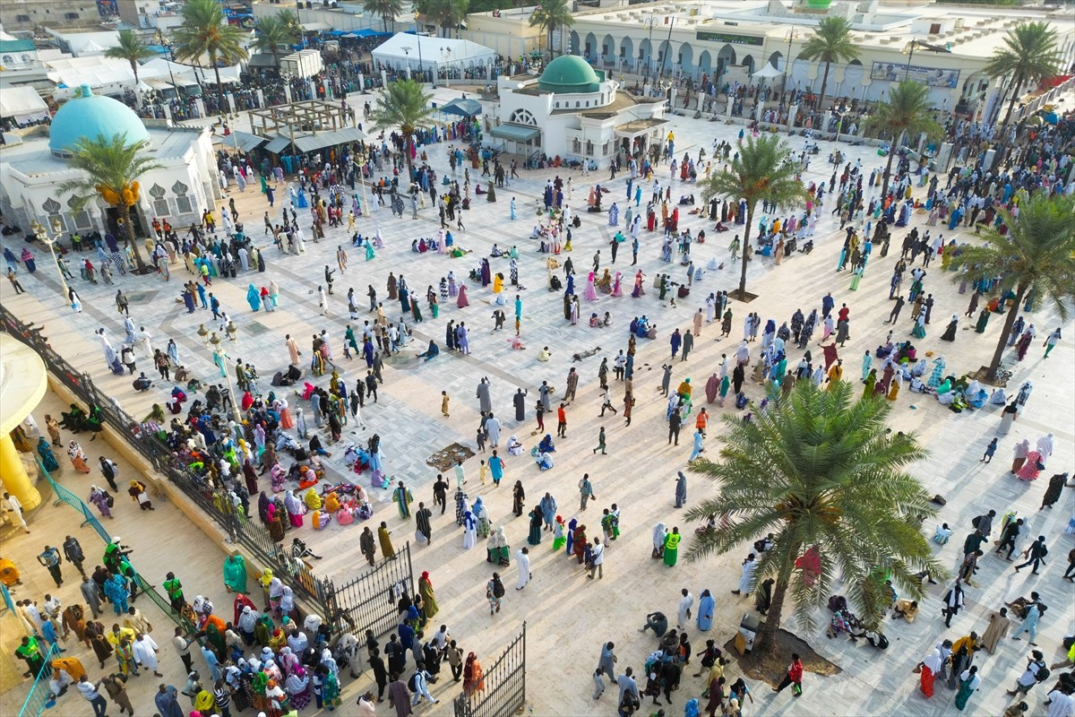 Senegal'de Müridi tarikatının kurucusu Şeyh Ahmedu Bamba’nın Fransız sömürge yönetimi tarafından...
