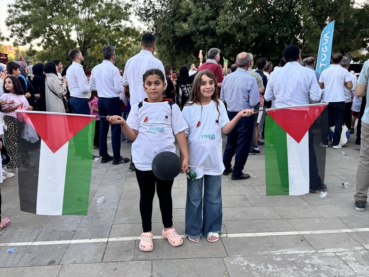 Siirt'te İsrail'in Filistin'e yönelik saldırılarına tepki amacıyla yürüyüş düzenlendi. Türkiye...