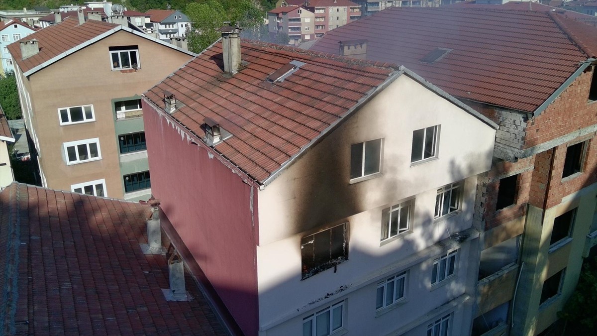 Sinop'un Türkeli ilçesinde bir dairede çıkan yangın itfaiye ekiplerince söndürüldü. İtfaiye...