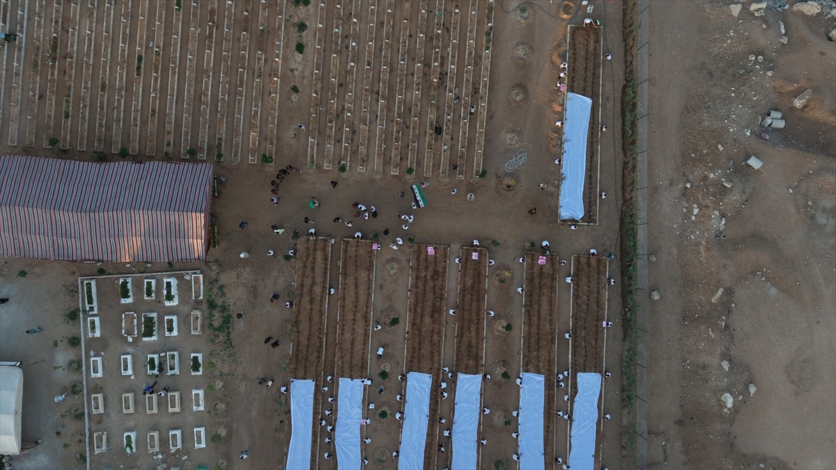 Suriye'de başkent Şam'ın Darayya ilçesinde devrik Beşşar Esed rejimi güçlerinin 26 Ağustos 2012'de...