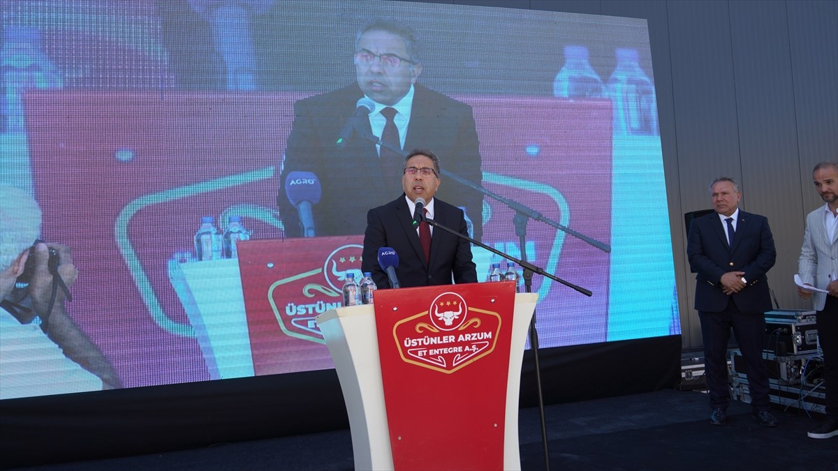 Tarım ve Orman Bakan Yardımcısı Prof. Dr. Ahmet Gümen, Ankara'nın Polatlı ilçesinde, bir entegre...