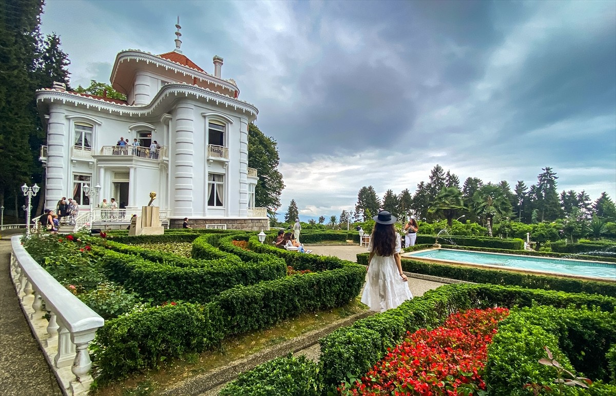 Trabzon'un önemli tarihi ve turistik mekanlarından Atatürk Köşkü'nü yılın 7 aylık döneminde 183...