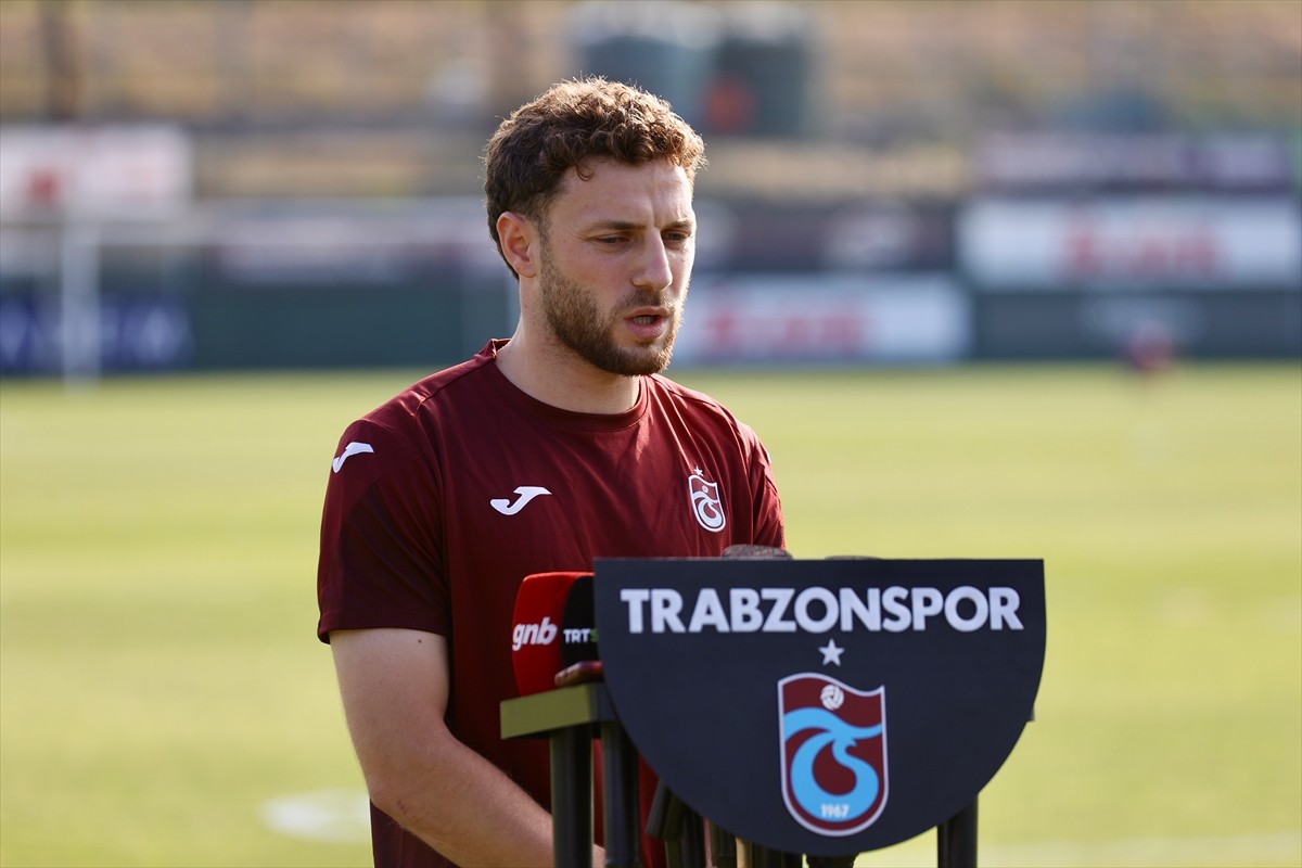 Trabzonspor'un sol bek oyuncusu Mustafa Eskihellaç, Mehmet Ali Yılmaz Tesisleri'nde düzenlediği...