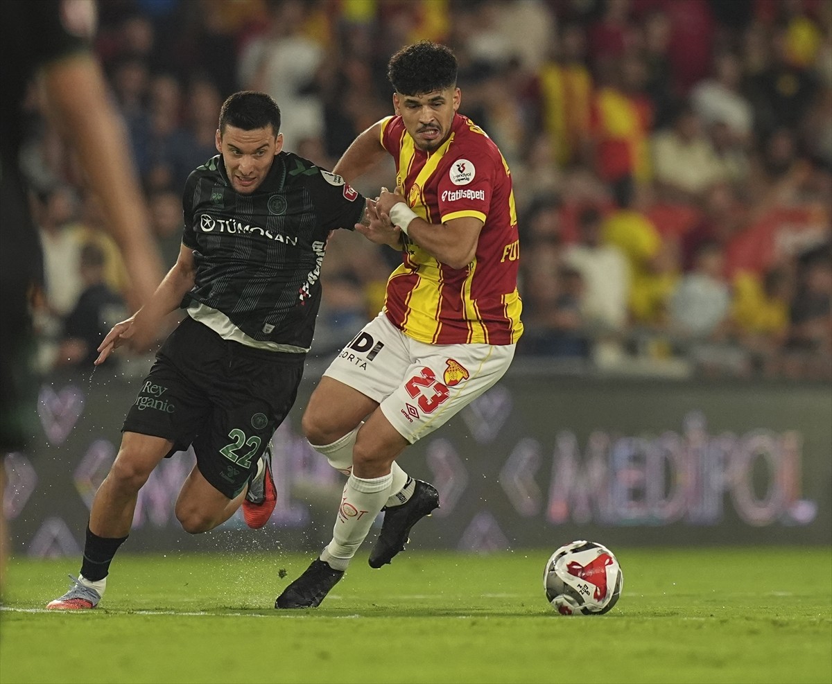 Trendyol Süper Lig'in 4. haftasında Göztepe ile TÜMOSAN Konyaspor, Gürsel Aksel Stadı'nda...