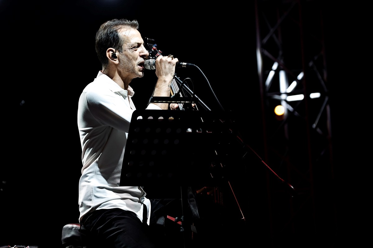 Tunceli'de düzenlenen MamekiFest etkinlikleri kapsamında Rubato grubu (fotoğrafta) ve müzisyen Ali...