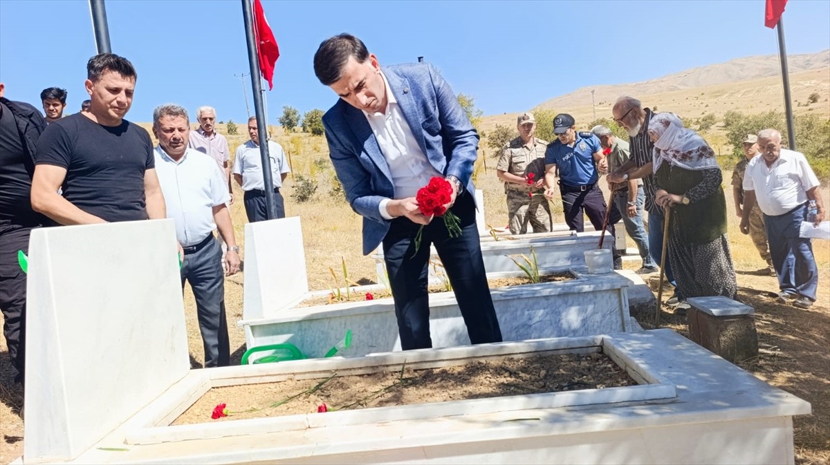 Tunceli'nin Çemişgezek ilçesinde, 1993 ve 1997 yıllarında PKK'lı teröristlerce şehit edilen 6...