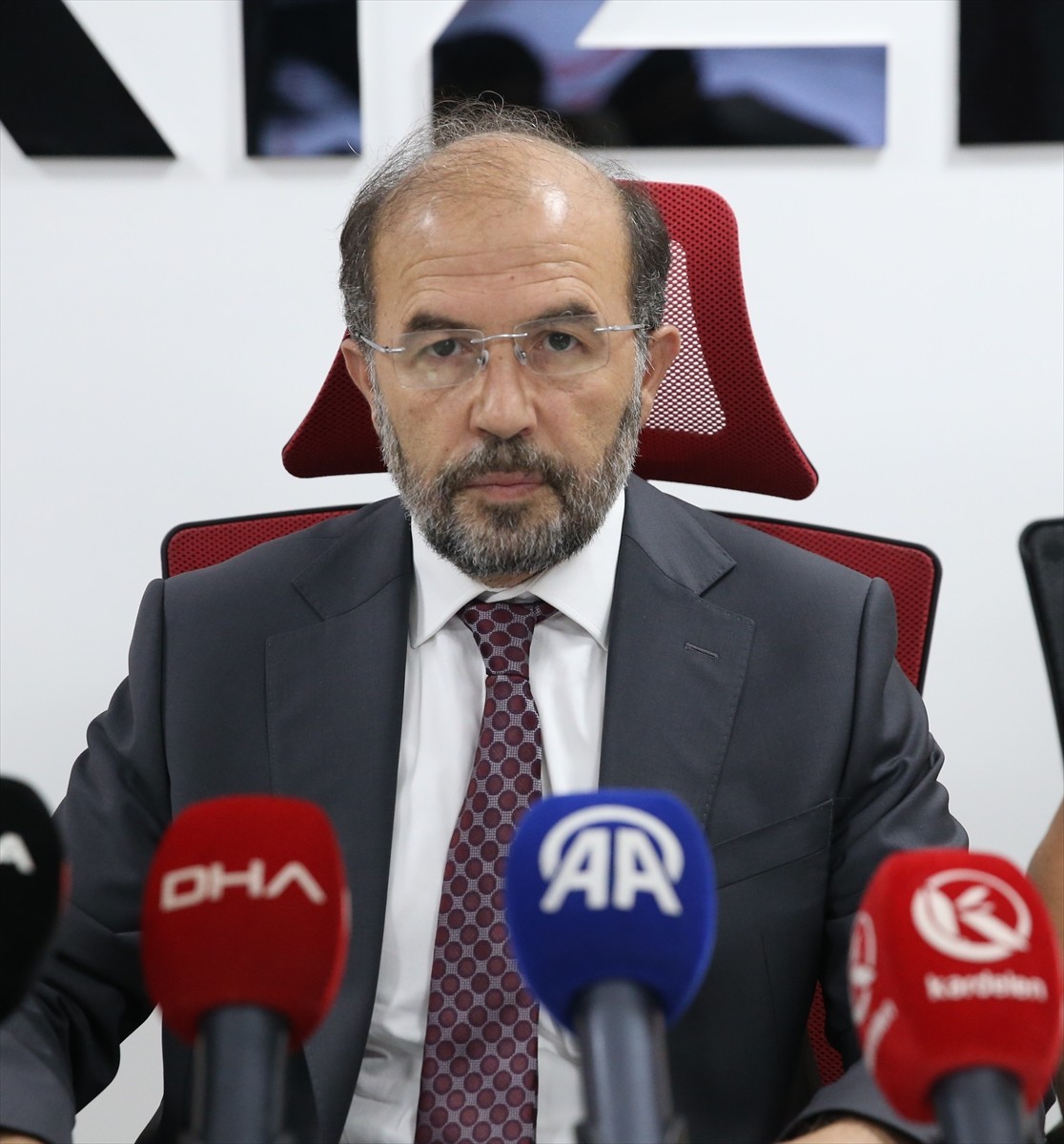 Türk Kızılay, Erzurum'daki 10 bin metrekarelik alanda yer alan Bölge Lojistik Merkezi'nin...