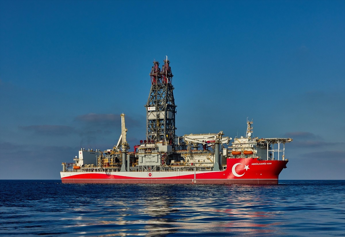 Türkiye'nin denizlerde hidrokarbon arama çalışmalarını hızlandırmak amacıyla enerji filosuna...