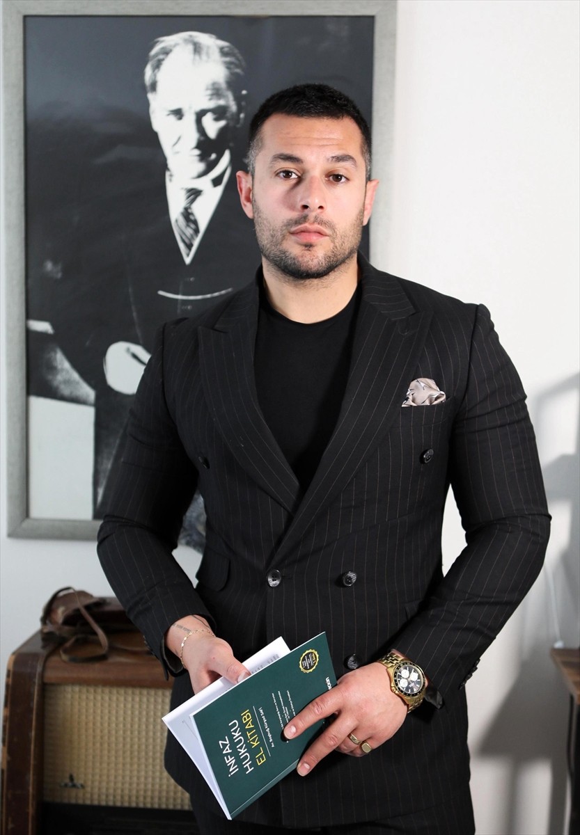 Türkiye genelinde faaliyet gösteren organize bir dijital dolandırıcılık şebekesi tarafından sosyal...