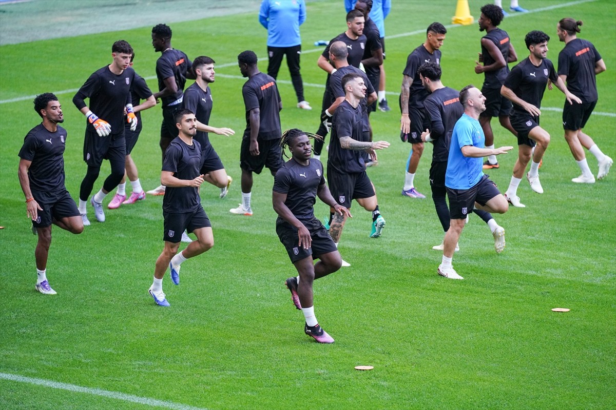 UEFA Konferans Ligi play-off turu rövanş maçında yarın Romanya’nın Universitatea Craiova takımıyla...