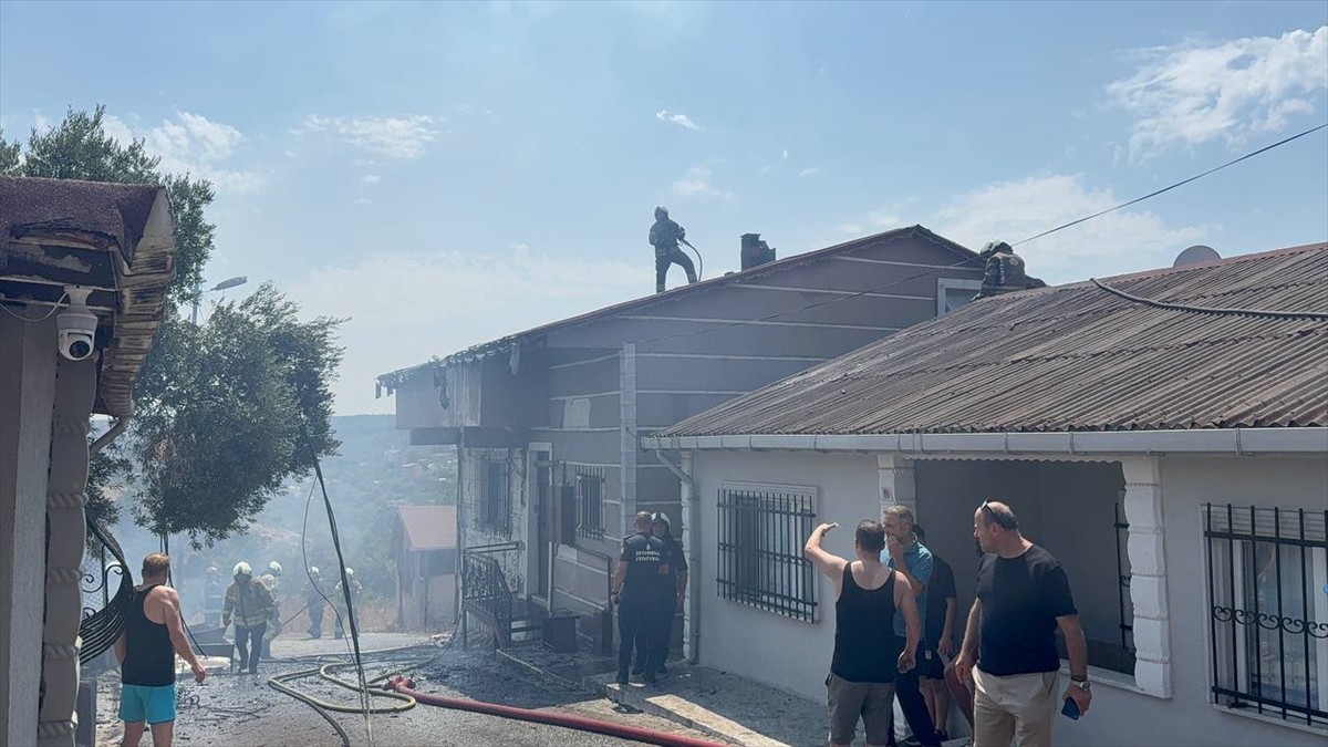 Ümraniye Hekimbaşı Mahallesi Kadı Sokak'taki bir kömürlükte henüz belirlenemeyen bir nedenle...