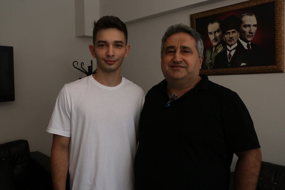 Yalova'da yaşayan 20 yaşındaki Arda Kuzey Keskin, Yükseköğretim Kurulunun (YÖK) hukuk fakültesine...