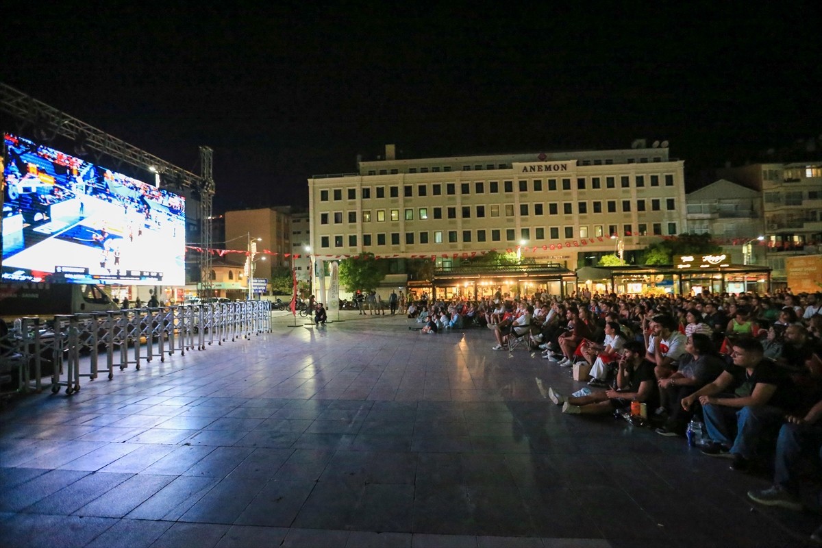 A Milli Erkek Basketbol Takımı'nın 2025 FIBA Avrupa Şampiyonası (EuroBasket 2025) finalinde...
