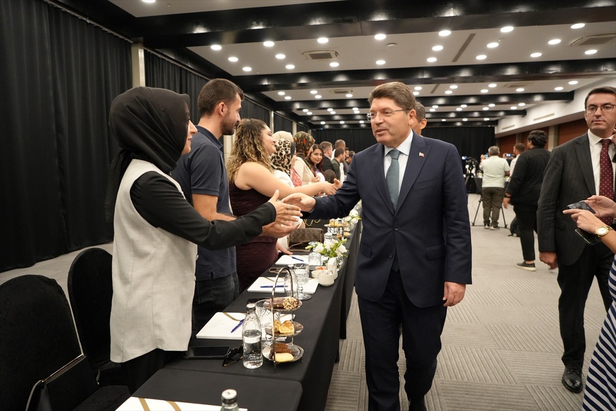 Adalet Bakanı Yılmaz Tunç, Antalya'da Türkiye Yüzyılı Buluşmaları programı kapsamında Kundu Turizm...