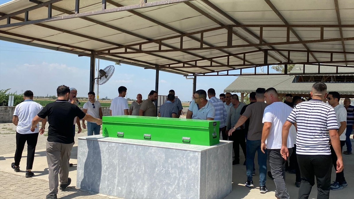 Adana'nın Ceyhan ilçesinde boşanma aşamasındaki eşinin babası tarafından pompalı tüfekle vurulan...