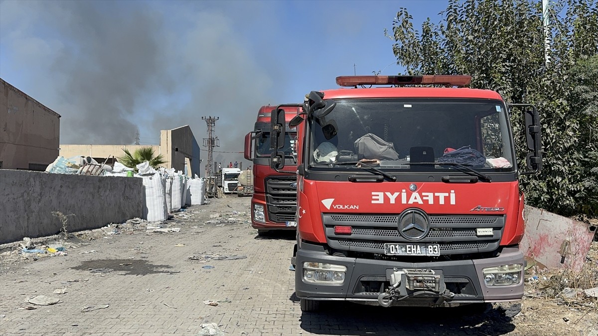 Adana'nın merkez Seyhan ilçesinde kontrol altına alınan geri dönüşüm fabrikasının bahçesindeki...
