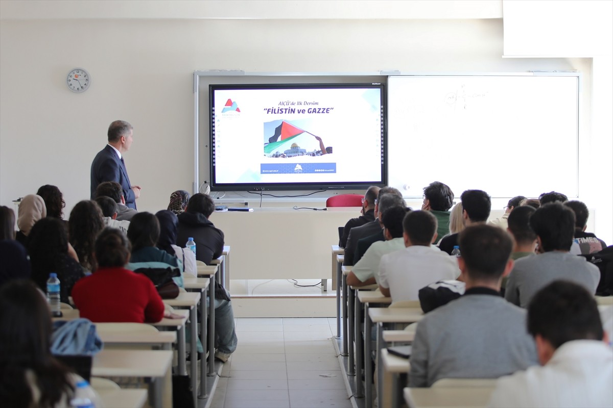 Ağrı İbrahim Çeçen Üniversitesi'nde (AİÇÜ) 2025-2026 Akademik Yılının ilk dersi "Filistin ve...