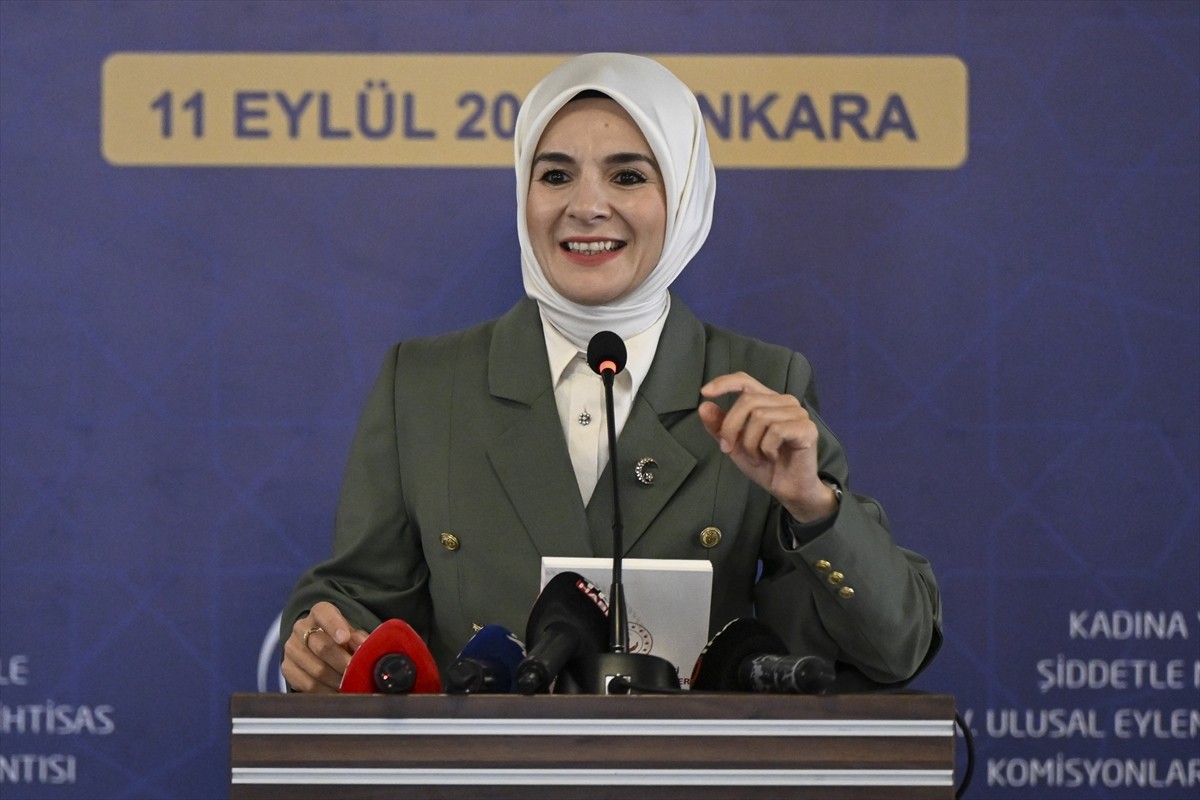 Aile ve Sosyal Hizmetler Bakanı Mahinur Özdemir Göktaş, Ankara Müzik ve Güzel Sanatlar...