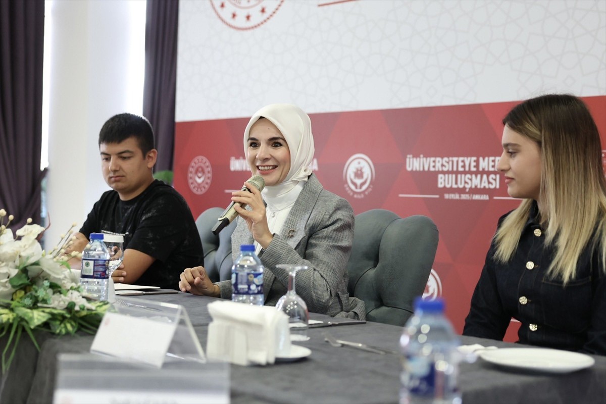 Aile ve Sosyal Hizmetler Bakanı Mahinur Özdemir Göktaş, devlet himayesinde büyüyen ve...