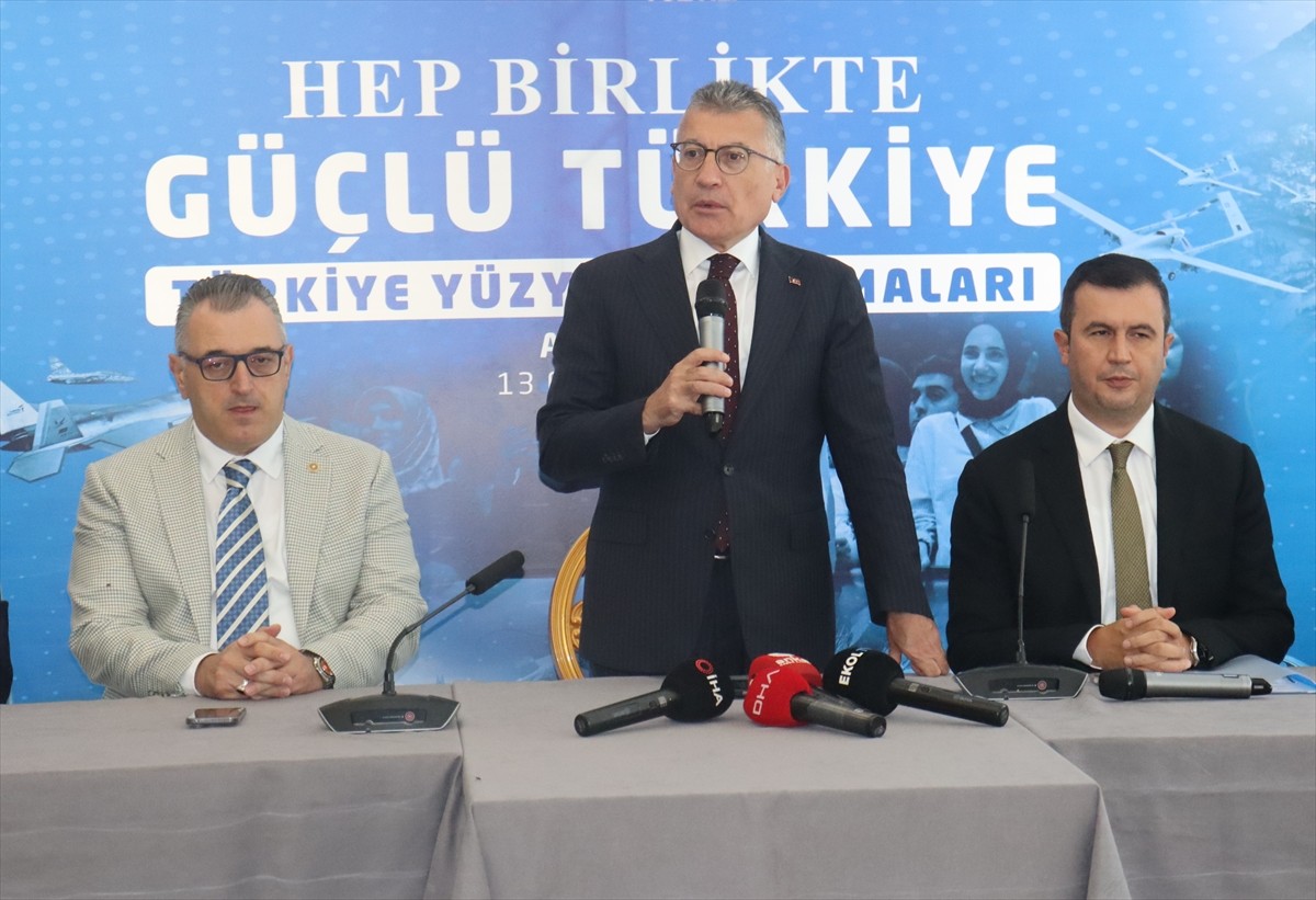 AK Parti TBMM Grup Başkanı Abdullah Güler, "Türkiye Yüzyılı Buluşmaları" kapsamında Amasya'da bir...
