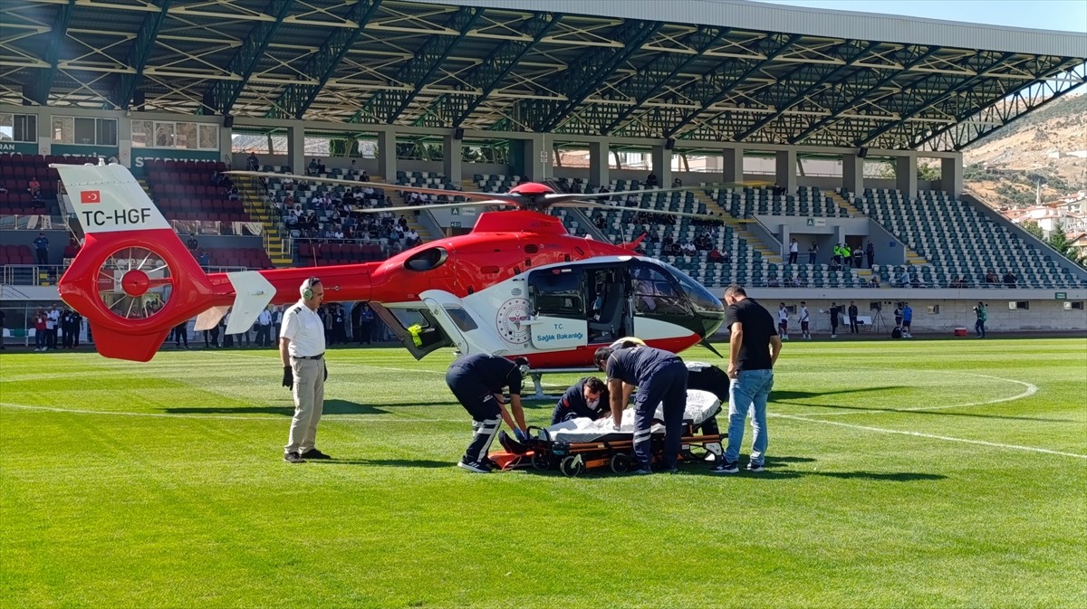  Amasya'da kalp krizi geçiren 70 yaşındaki hasta, ambulans helikopterle Samsun'a sevk edildi.
