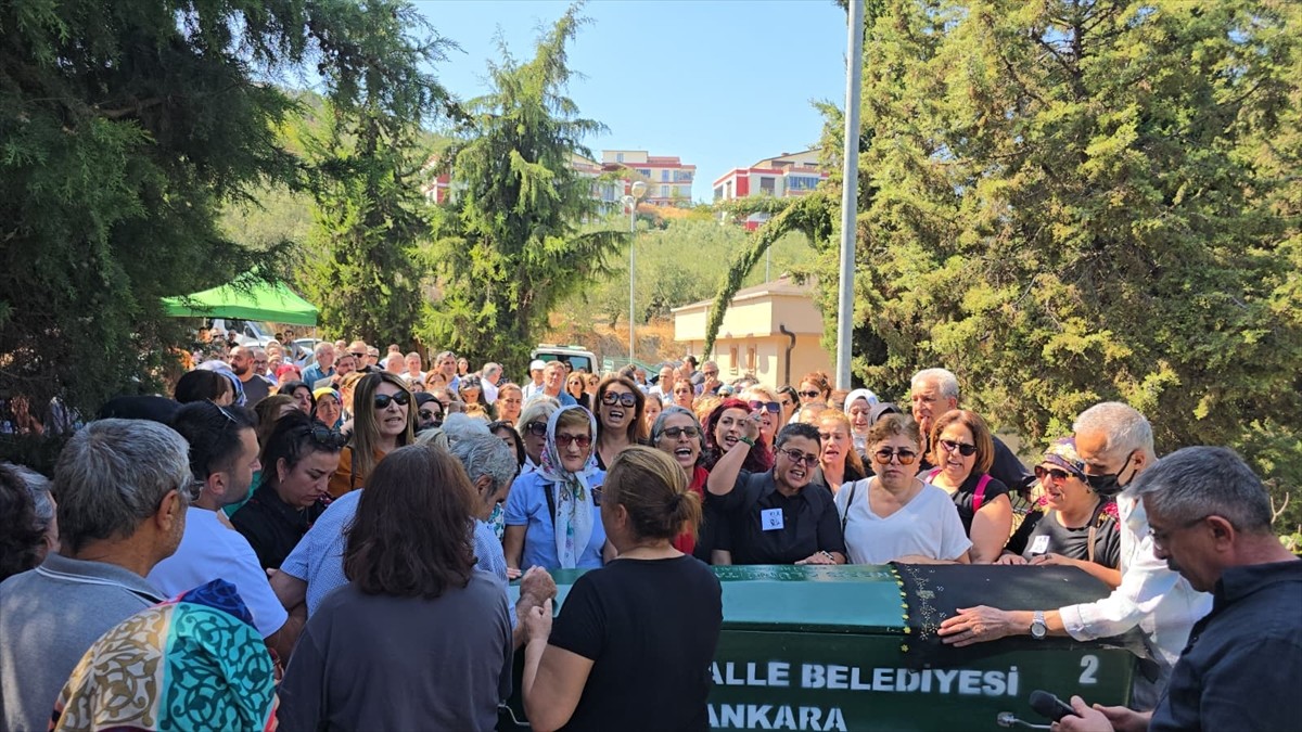 Ankara'da kayınpederi tarafından bıçaklanarak hayatını kaybeden Başak Gürkan Arslan'ın cenazesi...