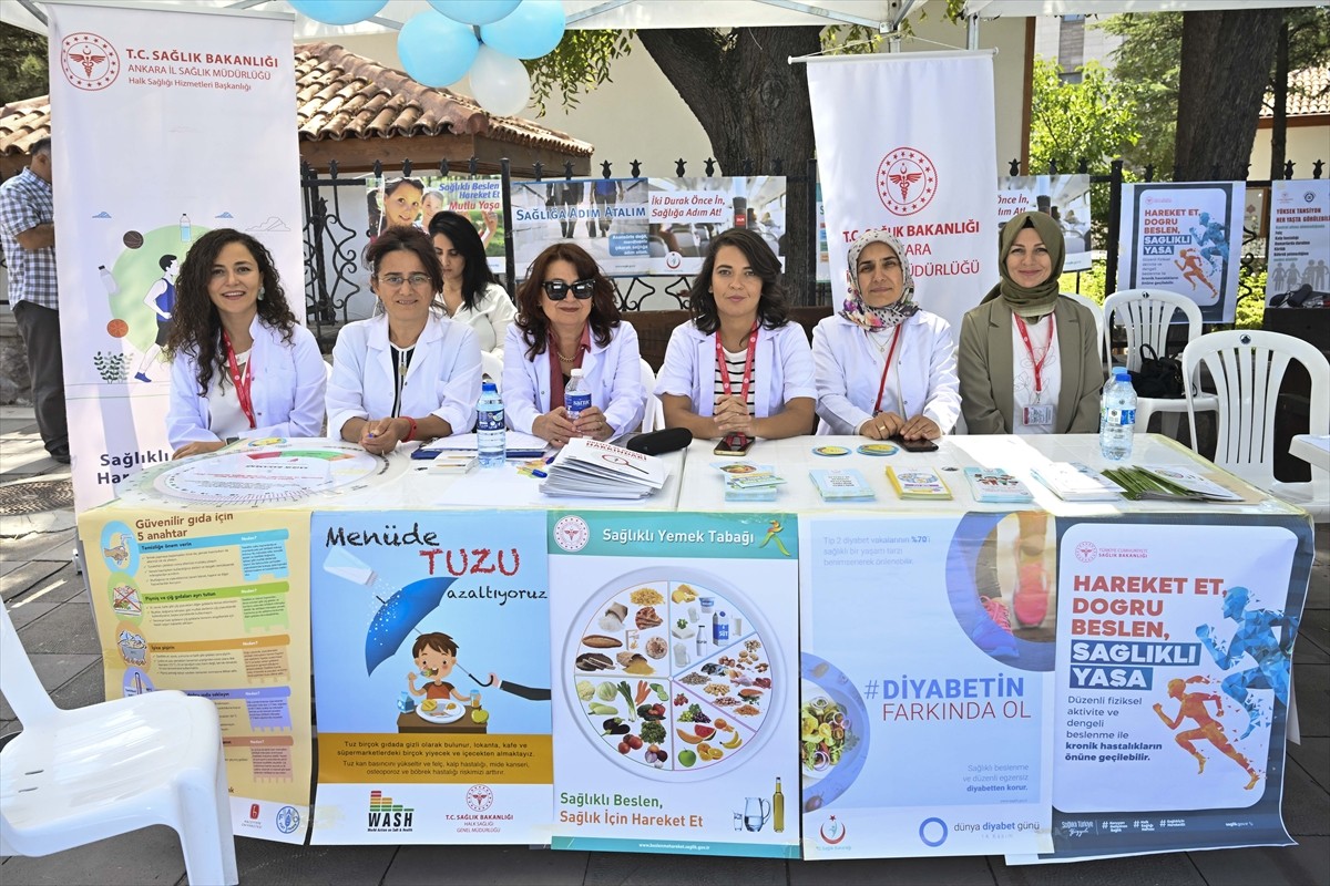Ankara İl Sağlık Müdürlüğünce, Halk Sağlığı Haftası etkinlikleri kapsamında, Altındağ ilçesindeki...