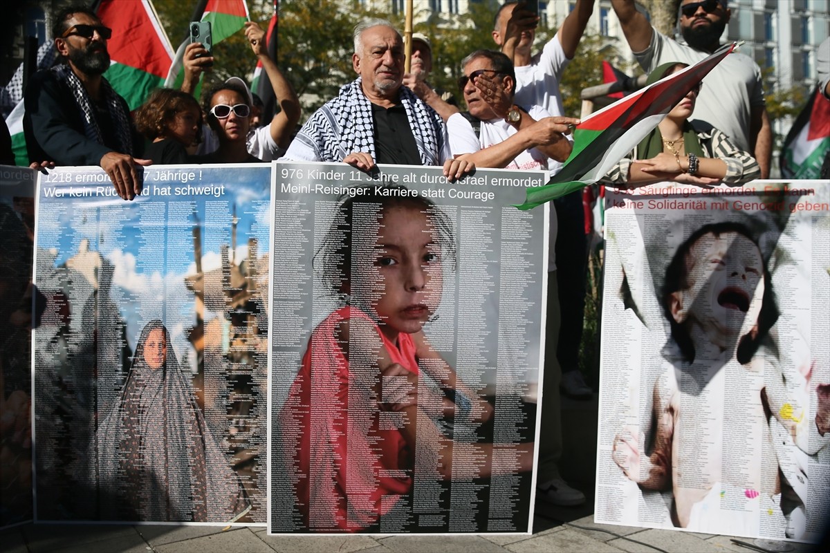 Avusturya'nın başkenti Viyana'da Filistin'e destek için toplanan binlerce kişi, İsrail'e yaptırım...