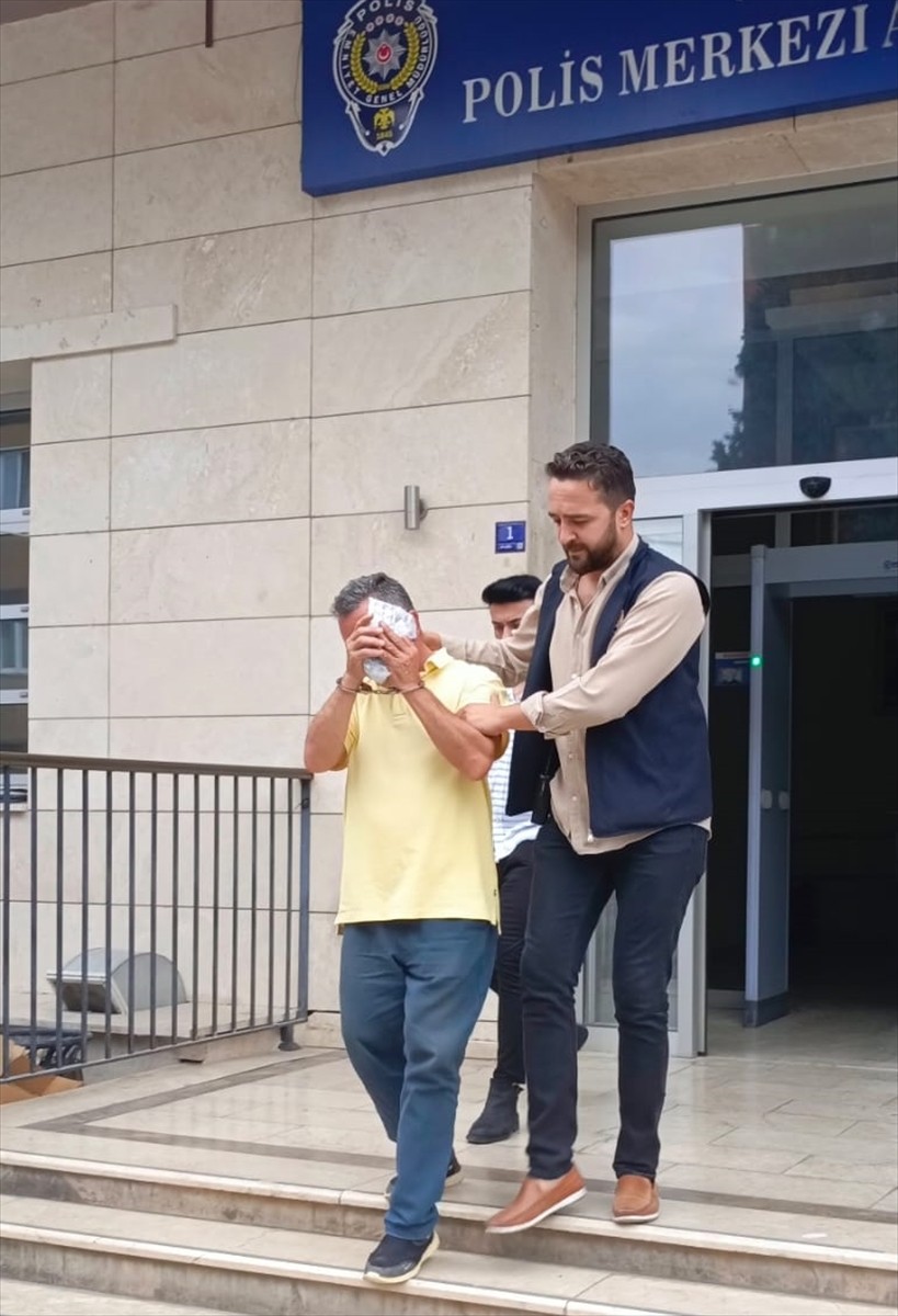 Aydın'ın Çine ilçesinde, evinde ve otomobilinde uyuşturucu bulunan şüpheli tutuklandı.