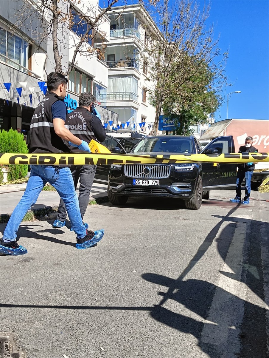 Başkentte yanında çalıştığı iş insanını silahla bacağından yaralayan zanlı yakalandı. Ekipler olay...