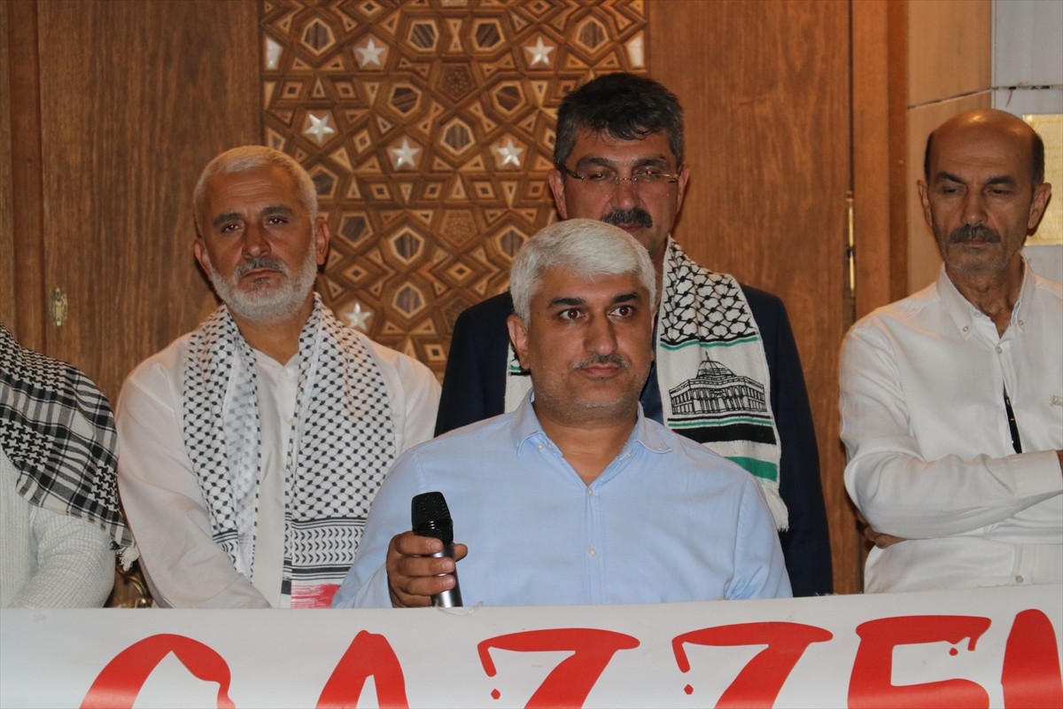 Batman'da vatandaşlar İsrail'in Gazze ve Yemen'e düzenlediği saldırıları protesto etti. 