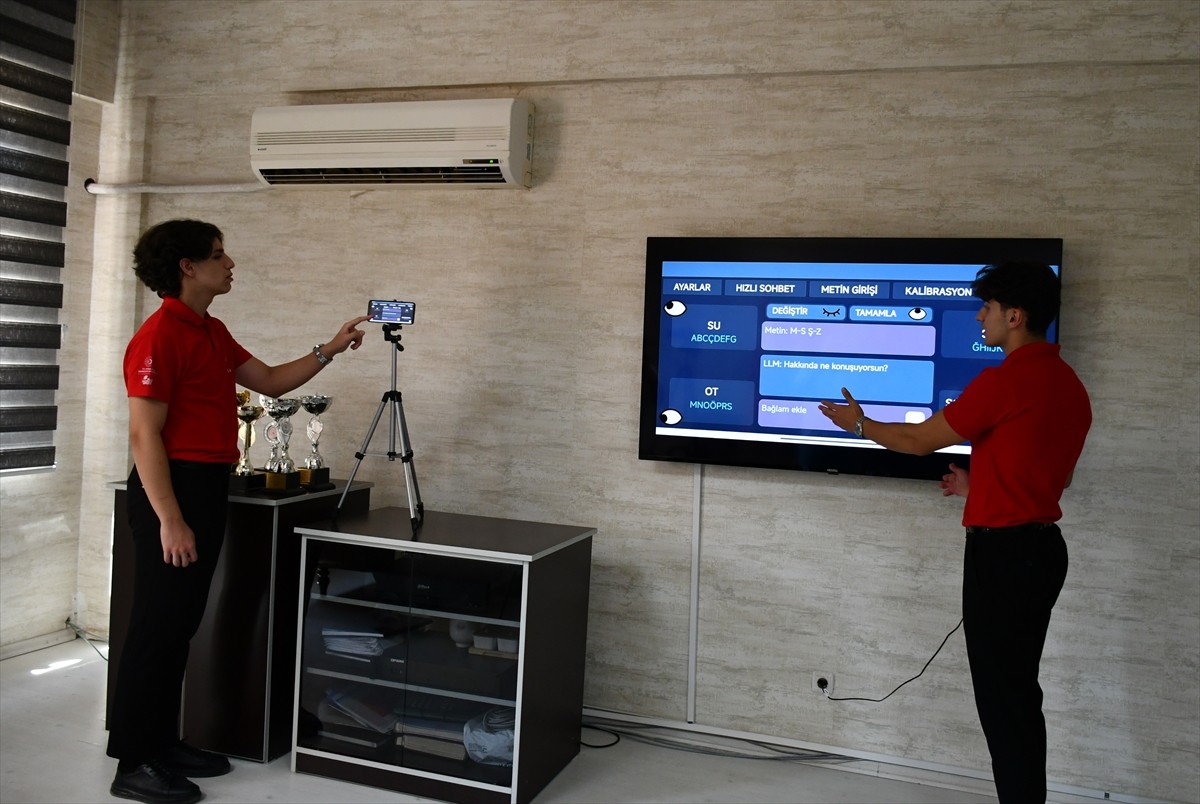 Batman Türk Telekom Anadolu Lisesi'nde okuyan 3 öğrenci Amyotrofik Lateral Skleroz (ALS)...