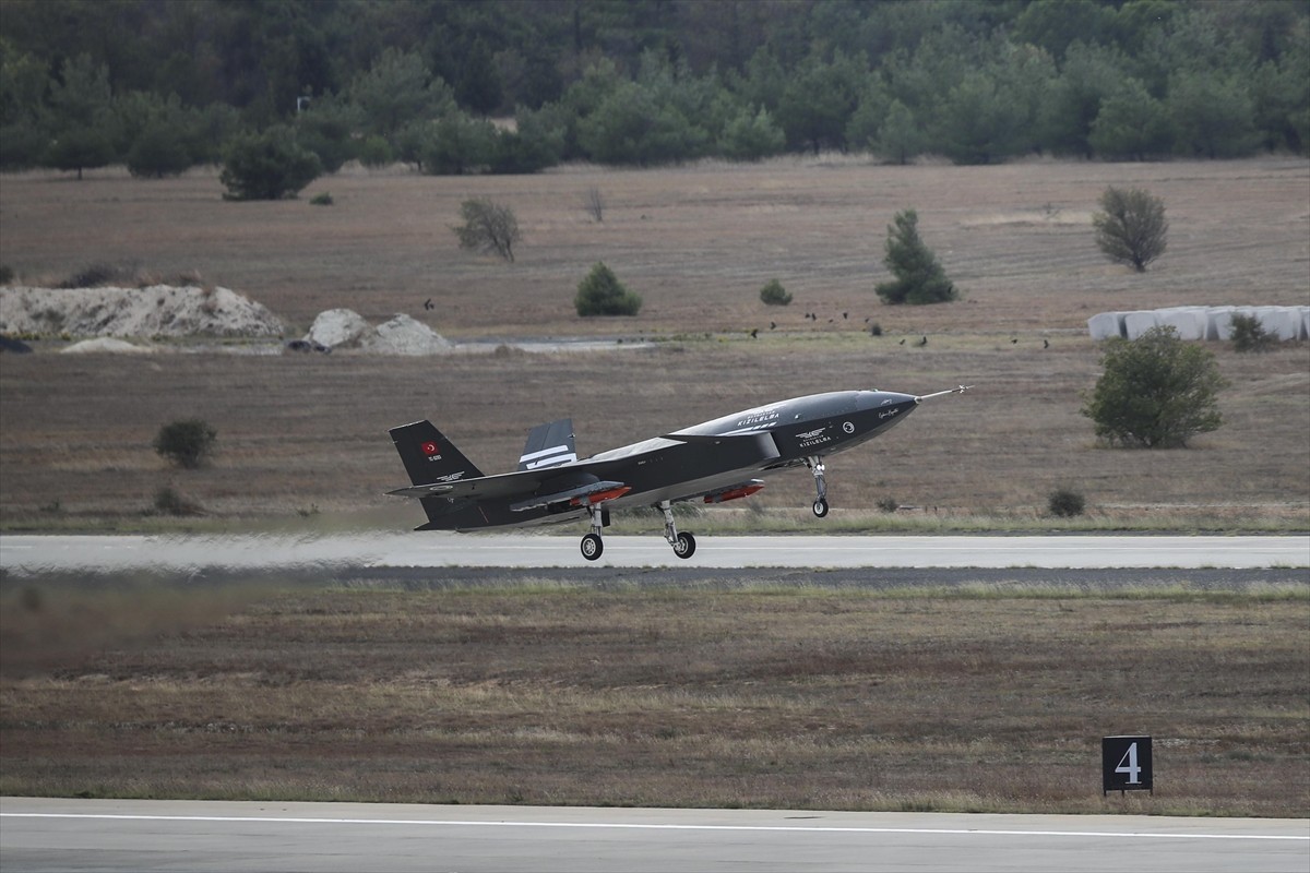 Baykar tarafından geliştirilen Milli İnsansız Savaş Uçağı Bayraktar KIZILELMA, ASELSAN’ın yüksek...