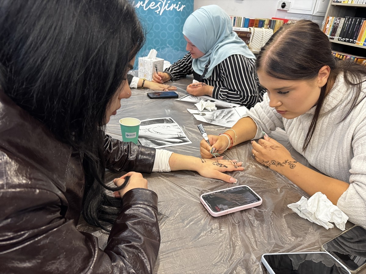 Bosna Hersek'in başkenti Saraybosna'daki Yunus Emre Enstitüsü (YEE) tarafından "Açık Kapı"...
