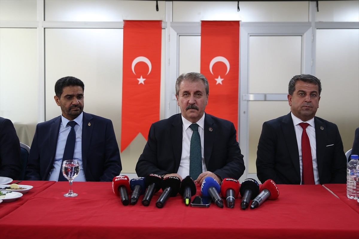 Büyük Birlik Partisi Genel Başkanı Mustafa Destici,(ortada) Adıyaman ziyaretleri kapsamında...