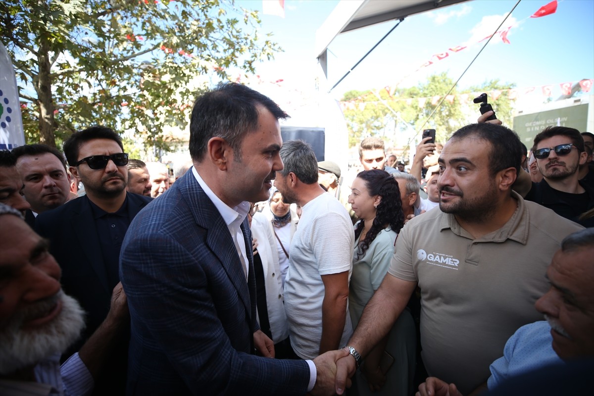 Çevre, Şehircilik ve İklim Değişikliği Bakanı Murat Kurum, Balıkesir'in Sındırgı ilçesinde, 10...